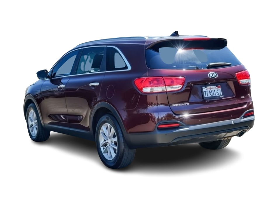 Thumbnail: 2017 Kia Sorento - 3