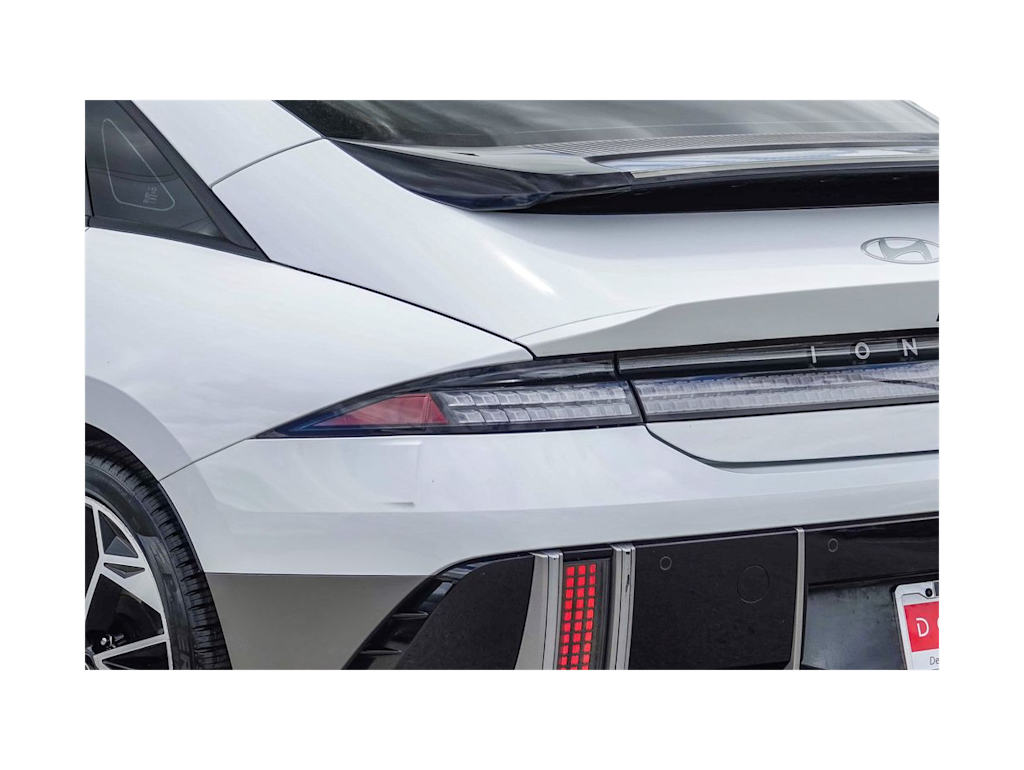 Thumbnail: 2023 Hyundai Ioniq 6 - 18
