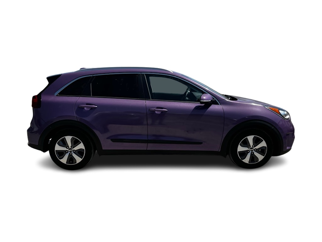 Thumbnail: 2017 Kia Niro - 17