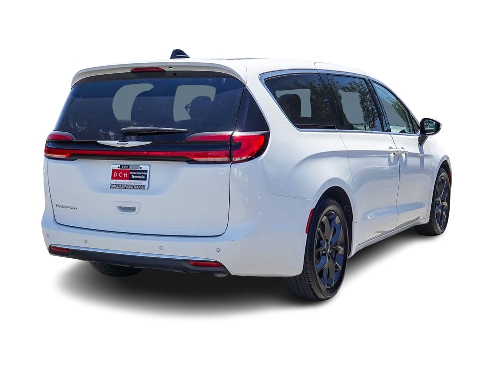 Thumbnail: 2023 Chrysler Pacifica - 17