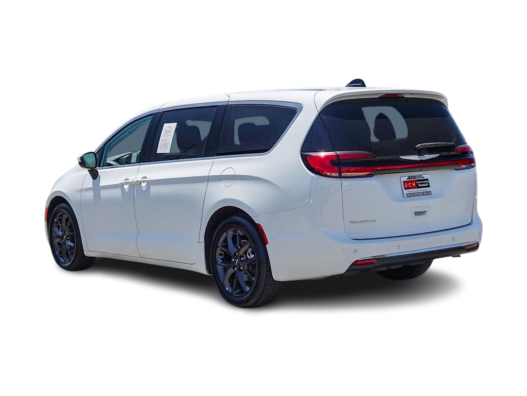 Thumbnail: 2023 Chrysler Pacifica - 3