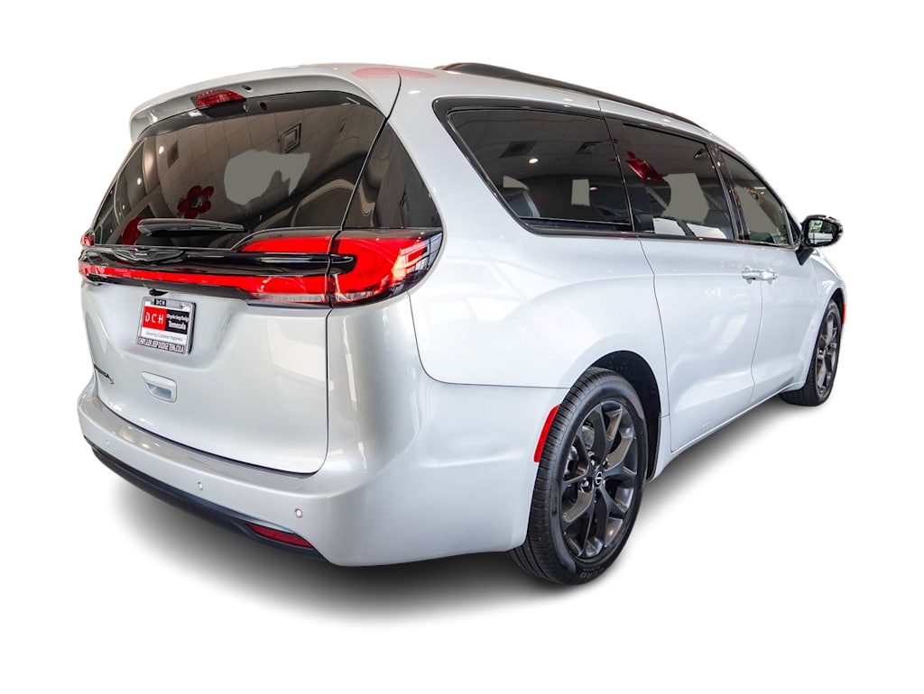 Thumbnail: 2026 Chrysler Pacifica - 19