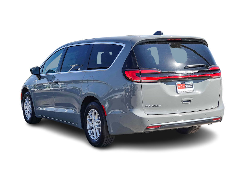 Thumbnail: 2025 Chrysler Pacifica - 3
