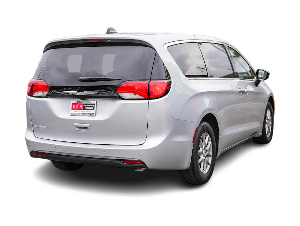 Thumbnail: 2026 Chrysler Voyager - 18