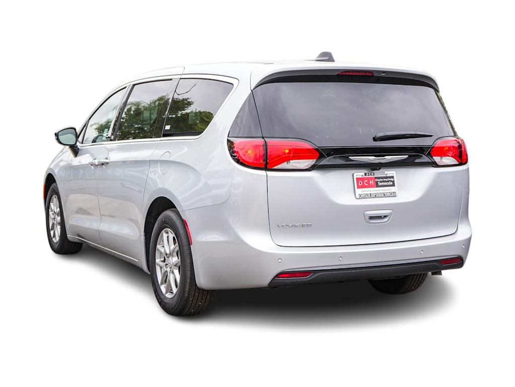 Thumbnail: 2026 Chrysler Voyager - 3