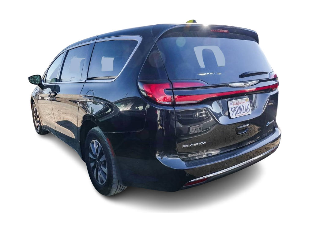 2022 Chrysler Pacifica Hybrid Touring L 2