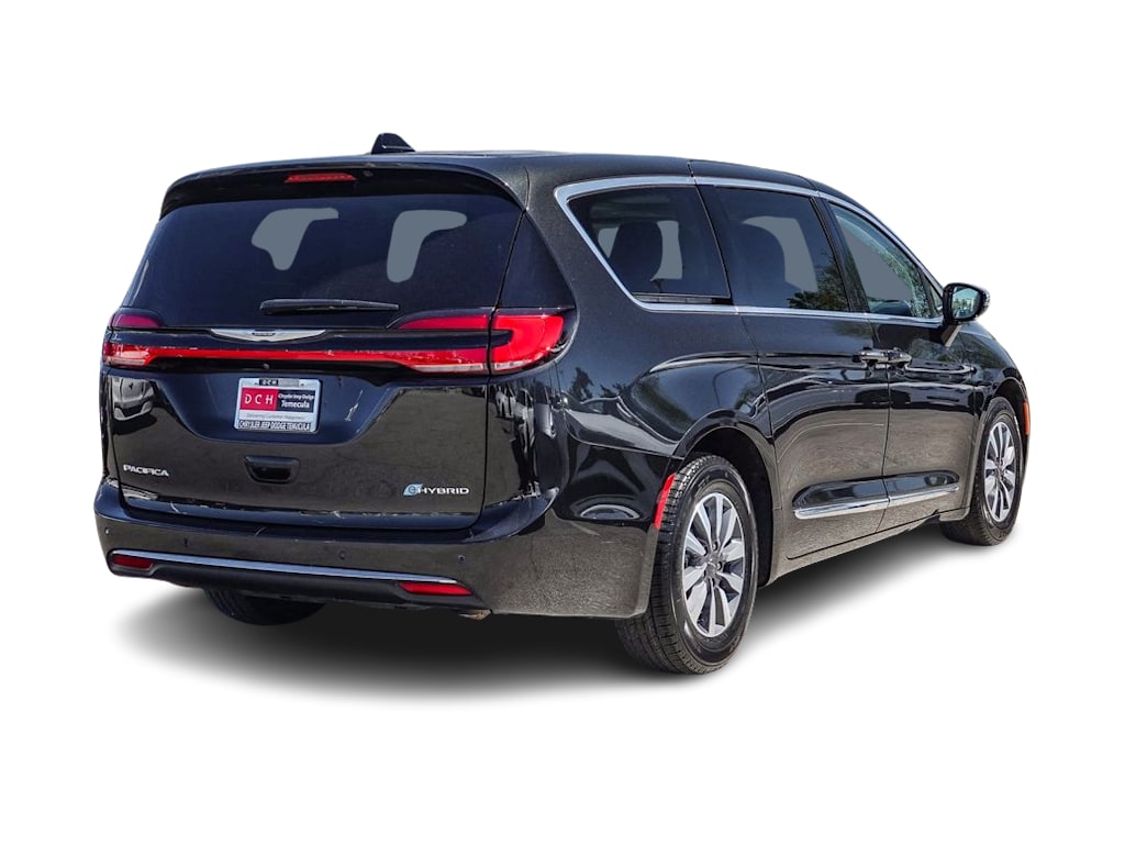 Thumbnail: 2023 Chrysler Pacifica - 16