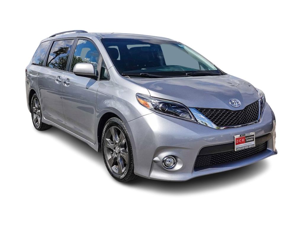 Thumbnail: 2015 Toyota Sienna - 18