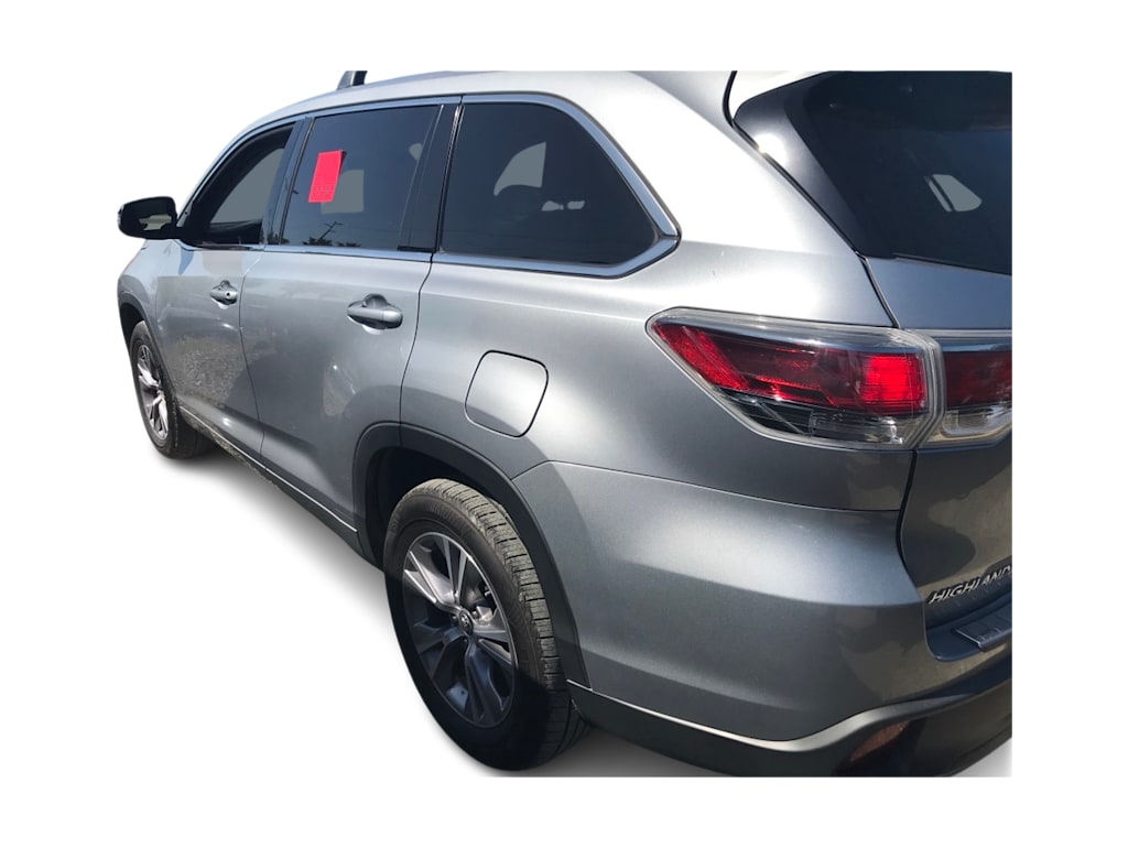 2016 Toyota Highlander LE 12