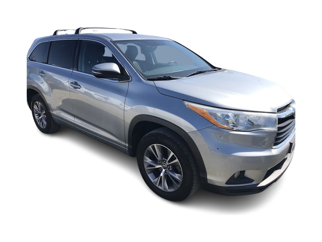2016 Toyota Highlander LE 10