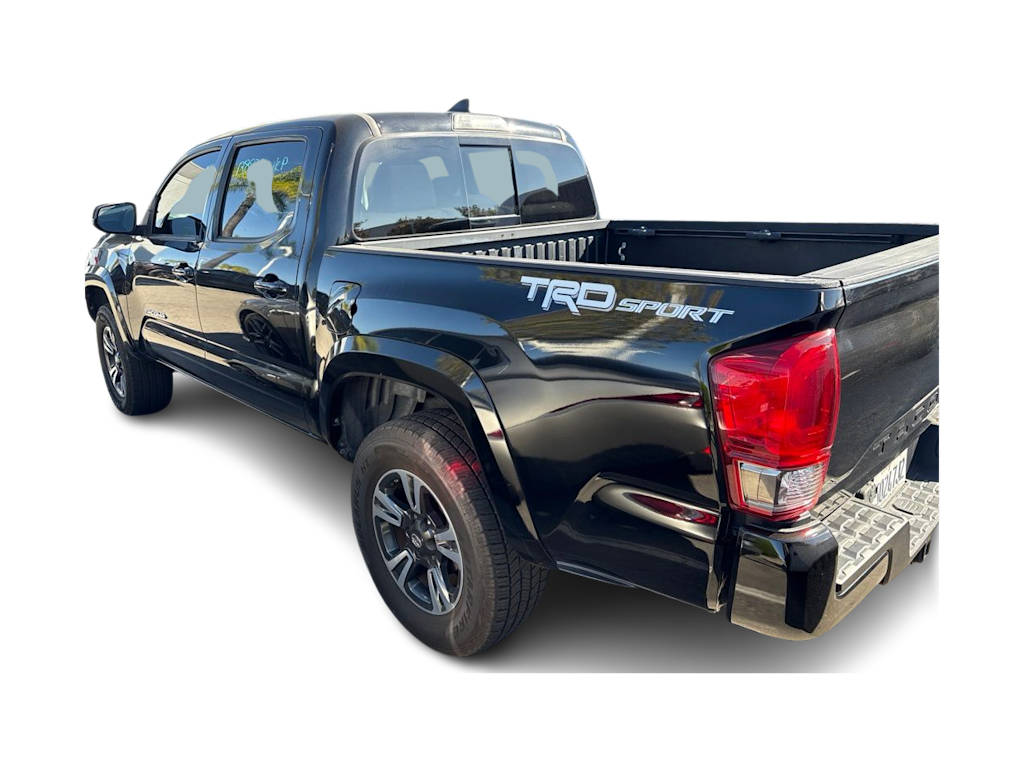 Thumbnail: 2017 Toyota Tacoma - 3