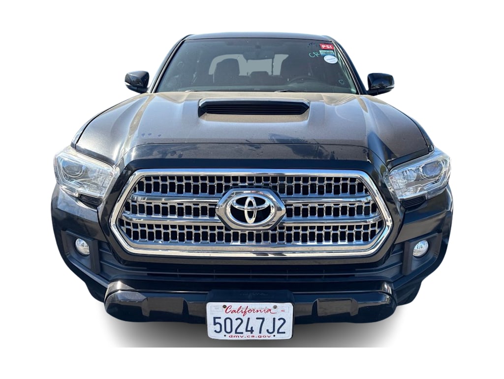 Thumbnail: 2017 Toyota Tacoma - 4