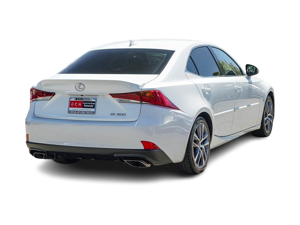 Thumbnail: 2019 Lexus IS - 17
