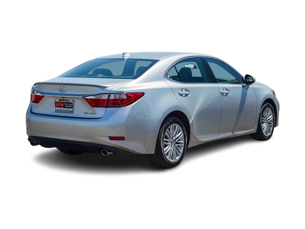 Thumbnail: 2015 Lexus ES - 18