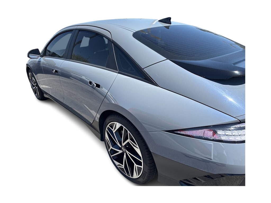 Thumbnail: 2023 Hyundai Ioniq 6 - 3
