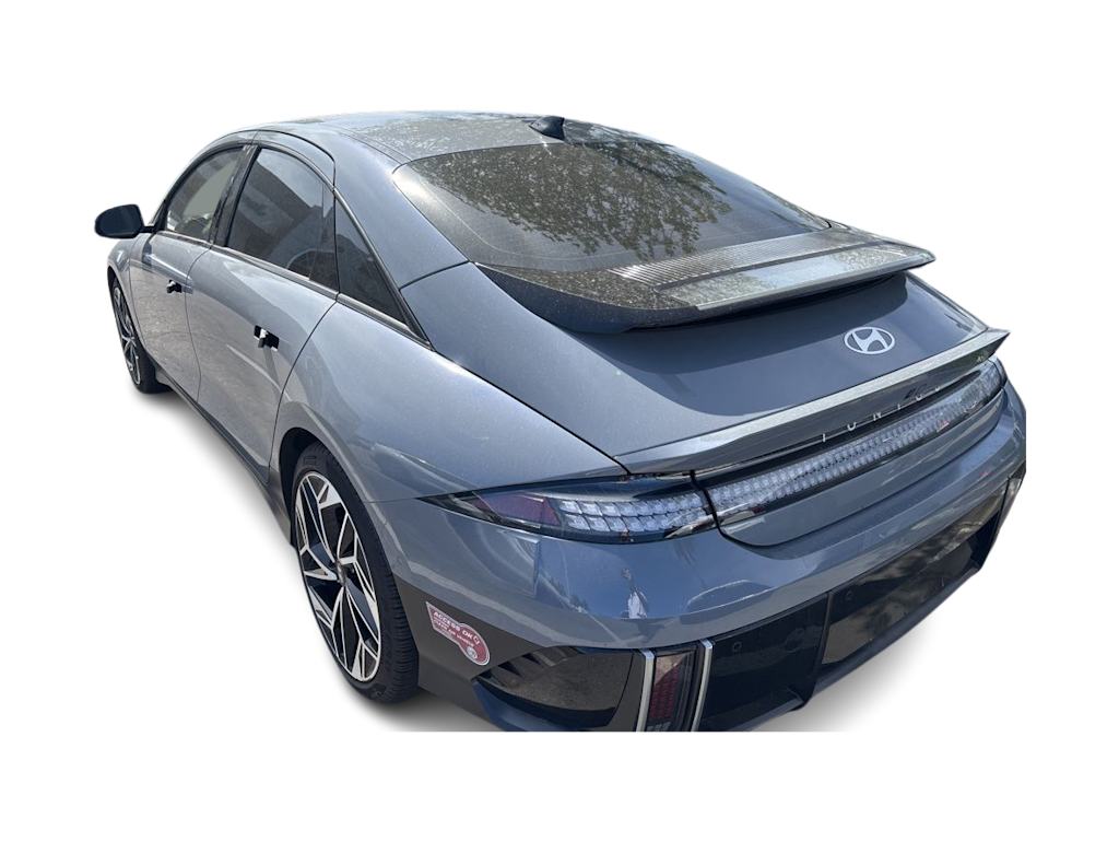 Thumbnail: 2023 Hyundai Ioniq 6 - 4