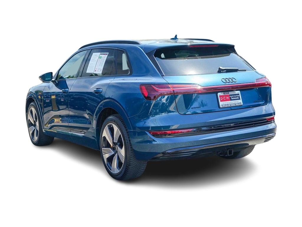 Thumbnail: 2023 Audi e-tron - 3