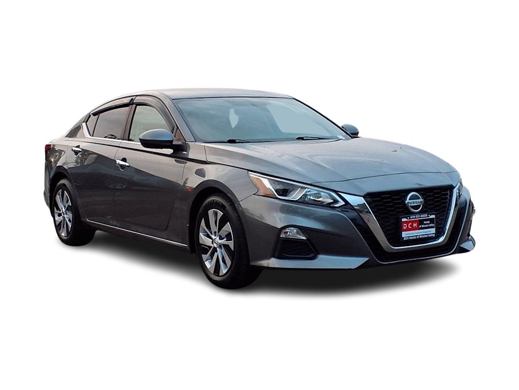 Thumbnail: 2020 Nissan Altima - 13