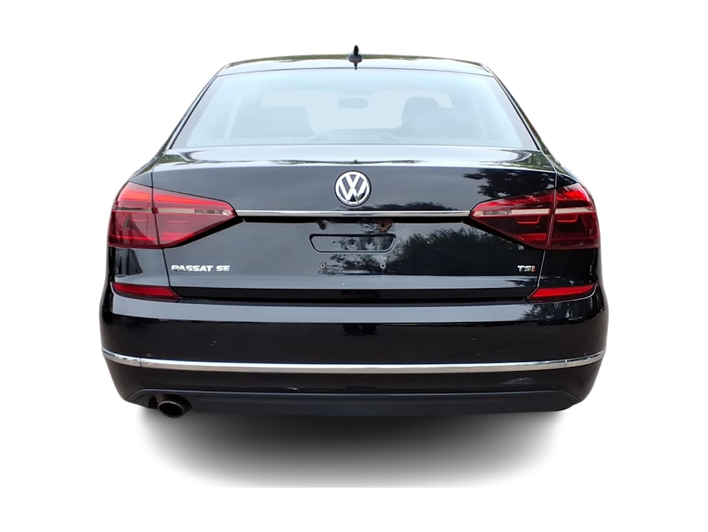Thumbnail: 2017 Volkswagen Passat - 4