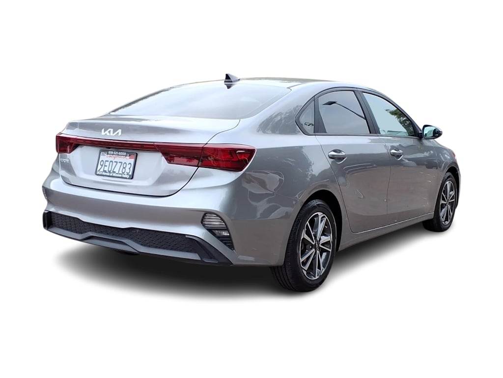 Thumbnail: 2023 Kia Forte - 15
