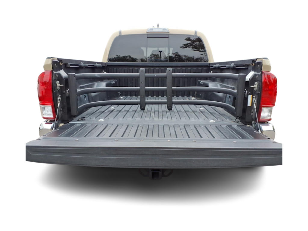 Thumbnail: 2017 Toyota Tacoma - 13