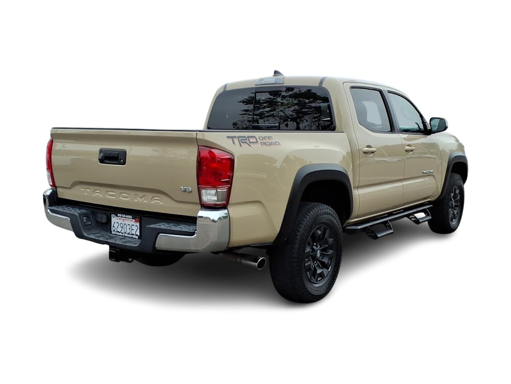 Thumbnail: 2017 Toyota Tacoma - 15