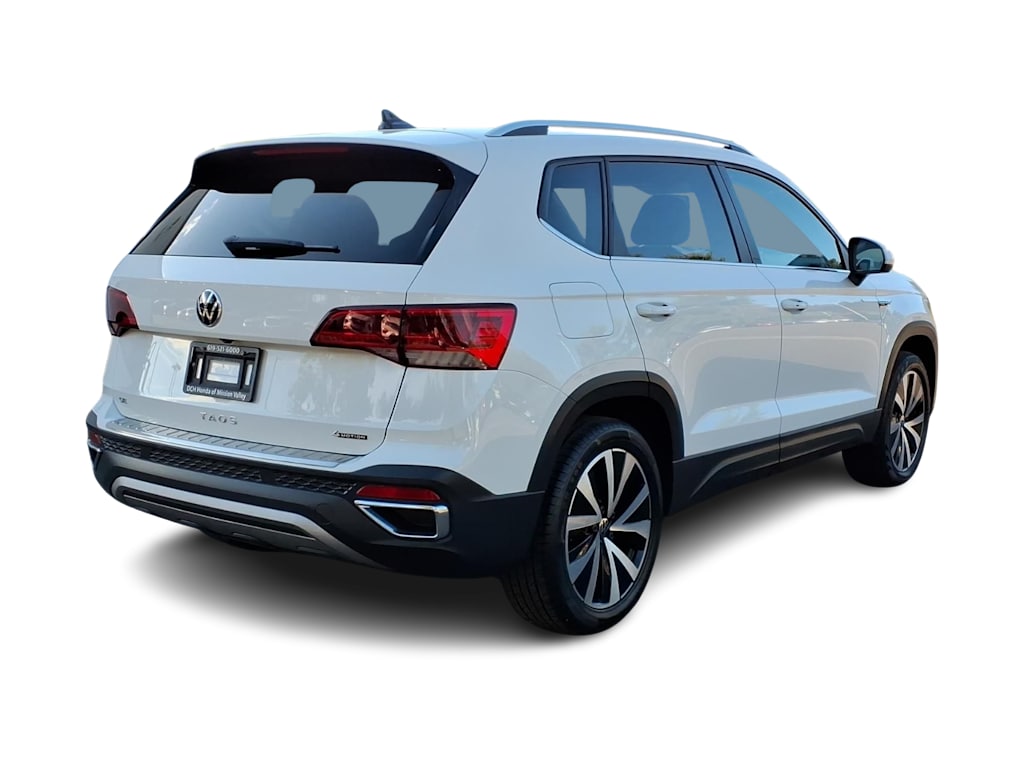 Thumbnail: 2022 Volkswagen Taos - 14