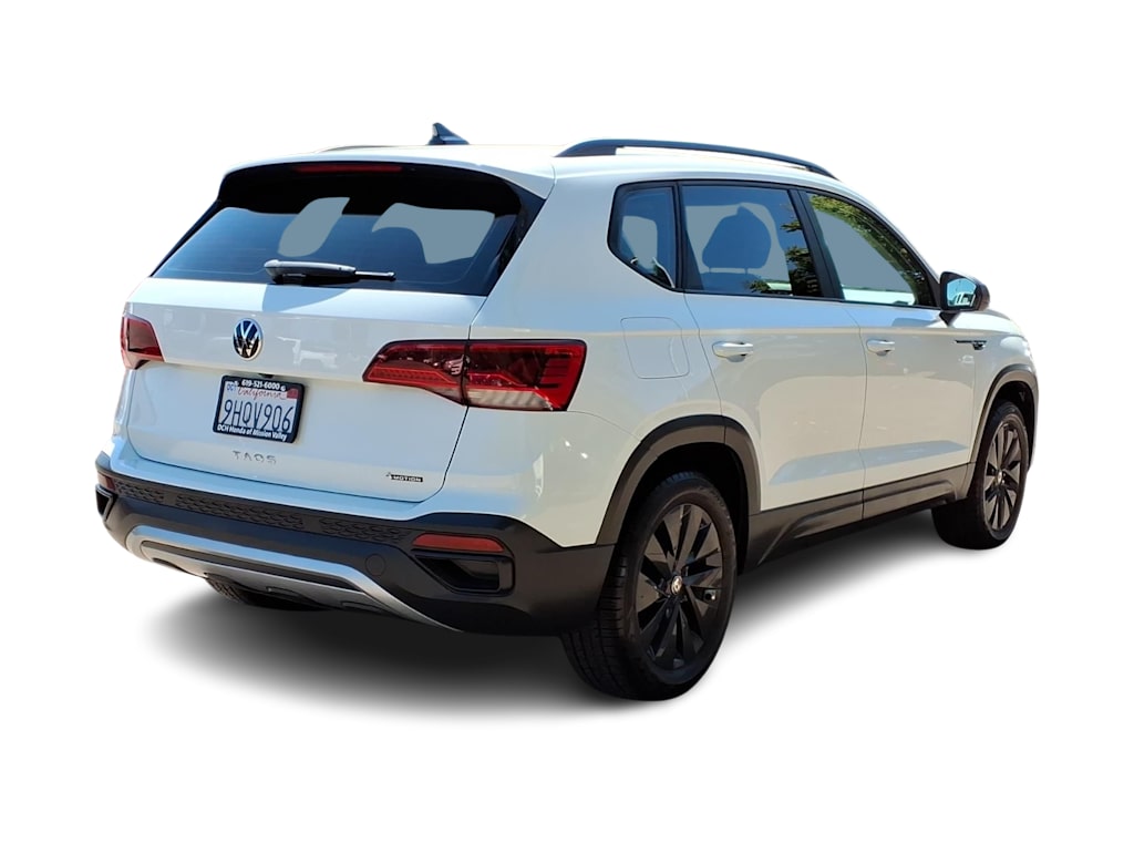 Thumbnail: 2022 Volkswagen Taos - 15