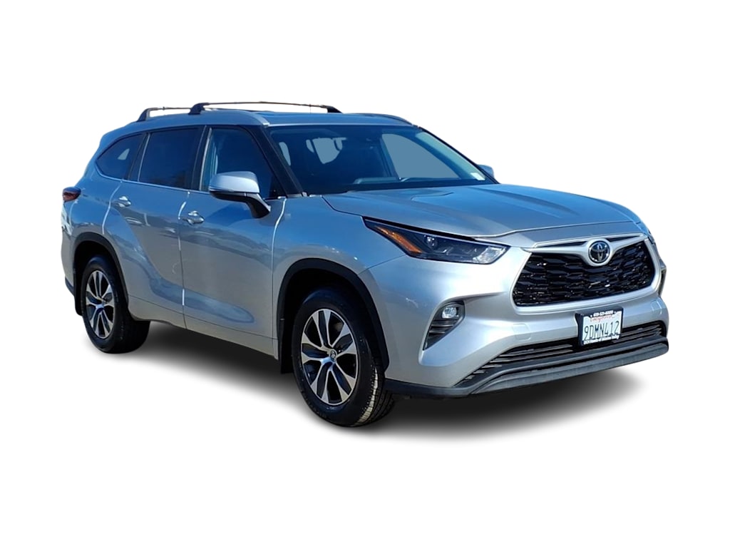 Thumbnail: 2023 Toyota Highlander - 13