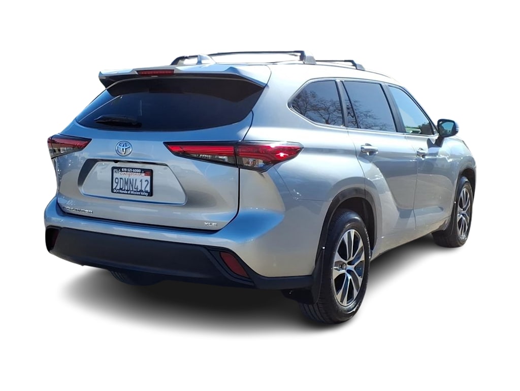 Thumbnail: 2023 Toyota Highlander - 14