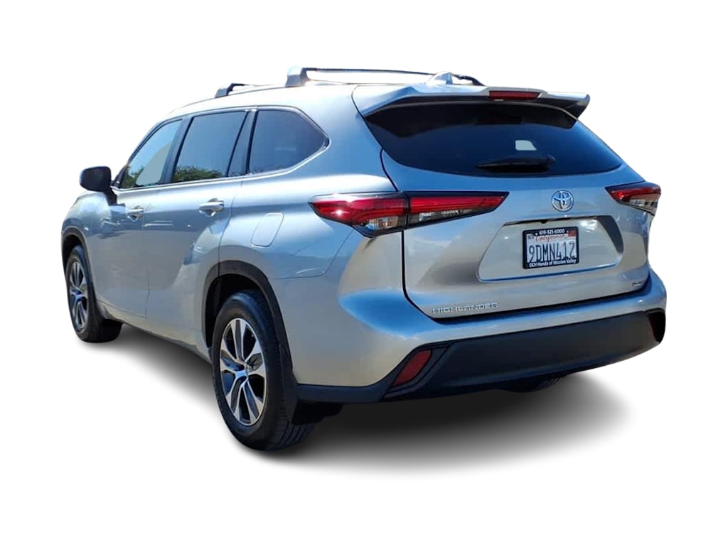 Thumbnail: 2023 Toyota Highlander - 3