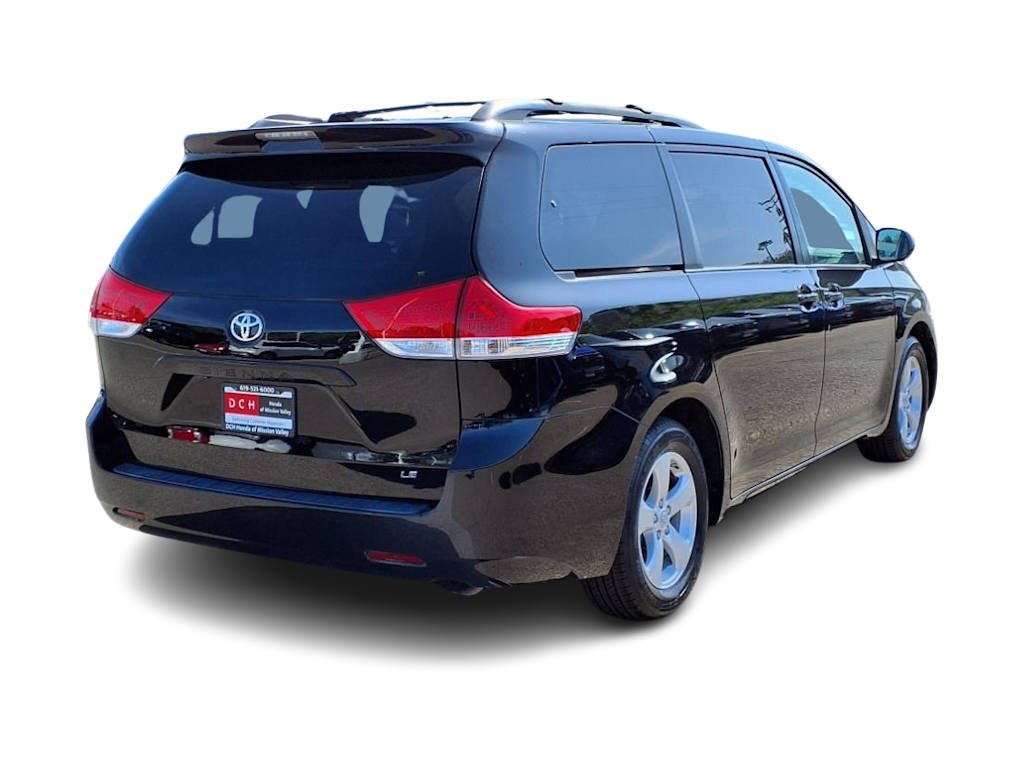 2012 Toyota Sienna LE 15