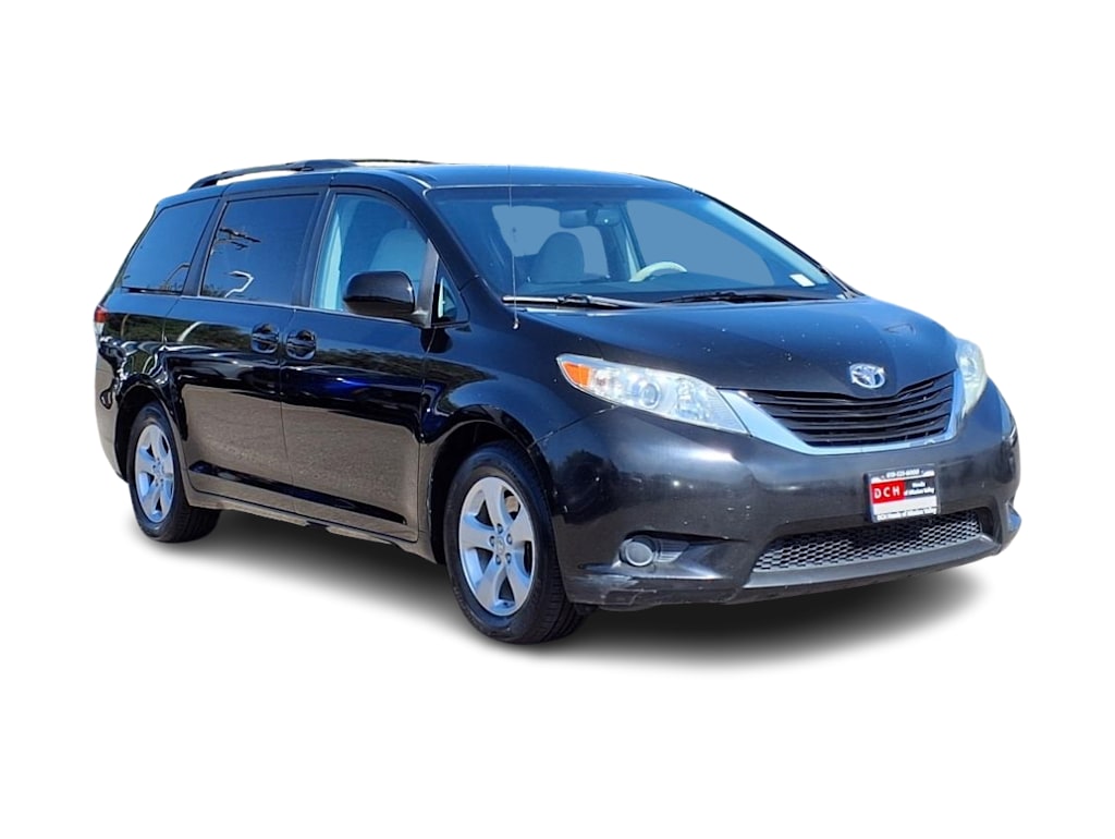 2012 Toyota Sienna LE 14
