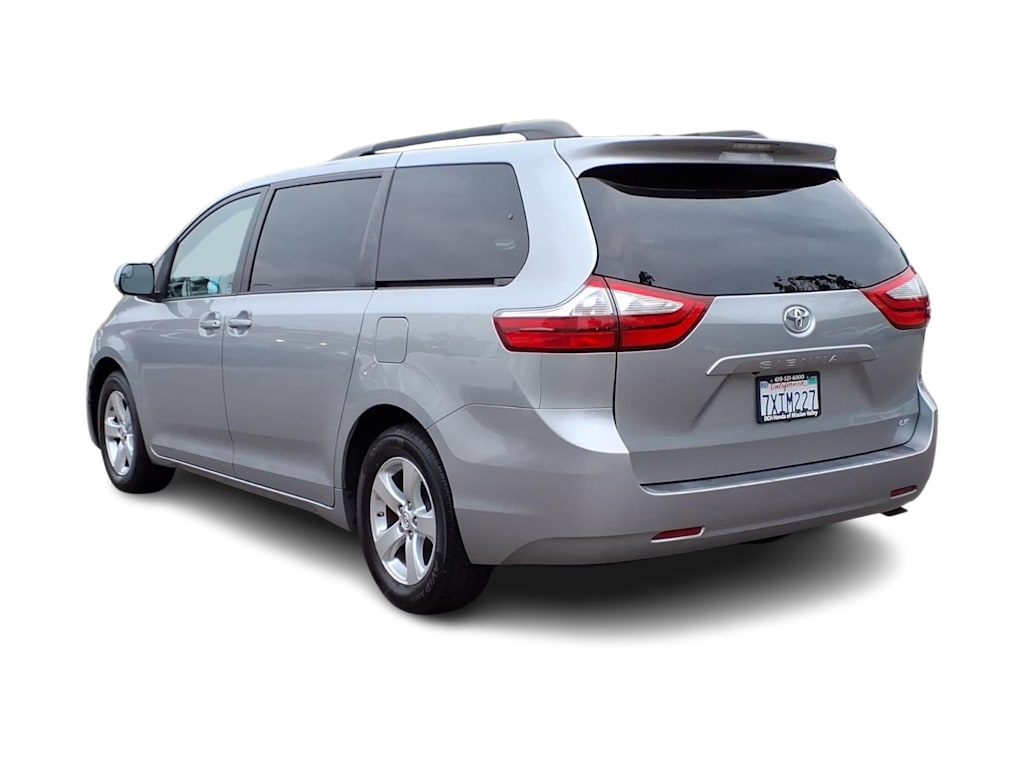 Thumbnail: 2017 Toyota Sienna - 3