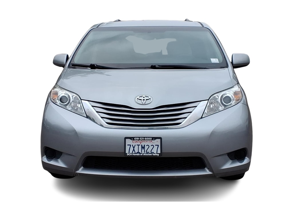 Thumbnail: 2017 Toyota Sienna - 5