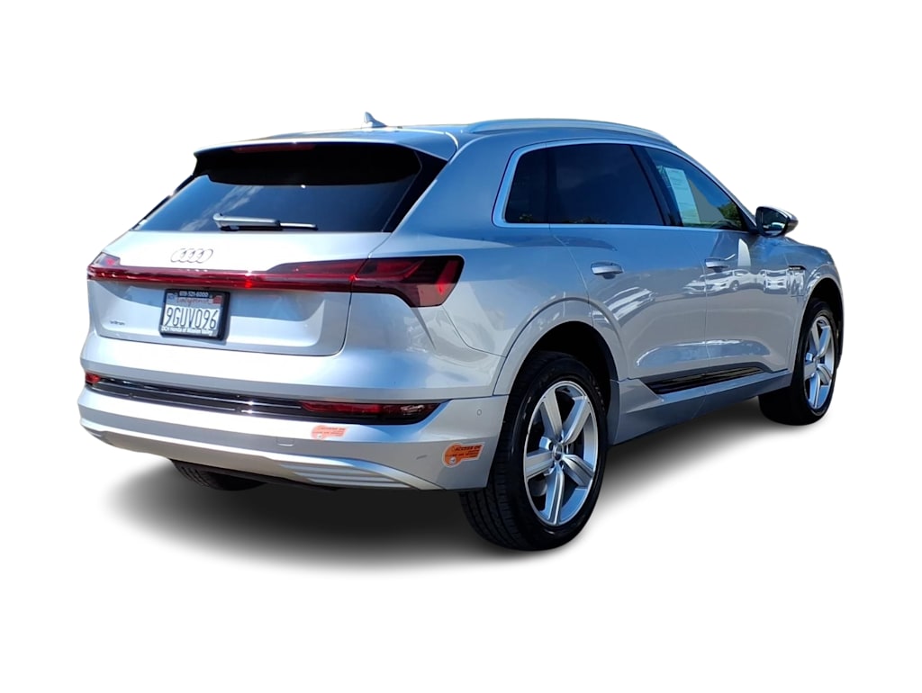 Thumbnail: 2019 Audi e-tron - 15