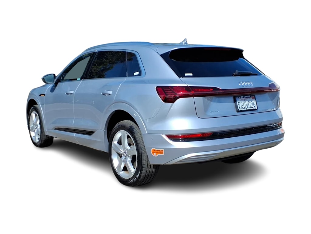 Thumbnail: 2019 Audi e-tron - 3