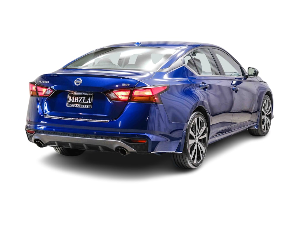 Thumbnail: 2022 Nissan Altima - 16