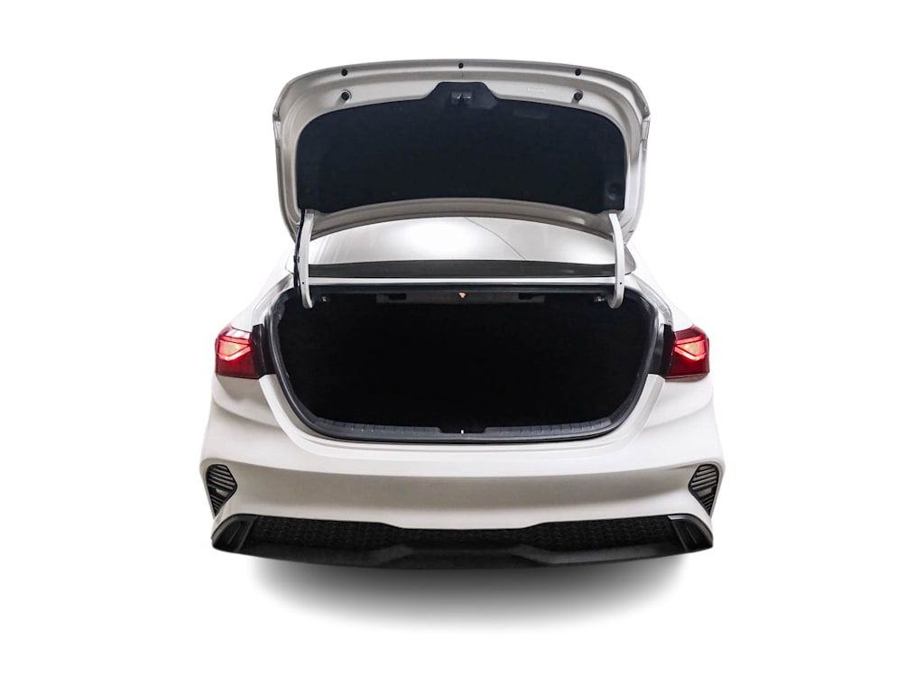 Thumbnail: 2023 Kia Forte - 15