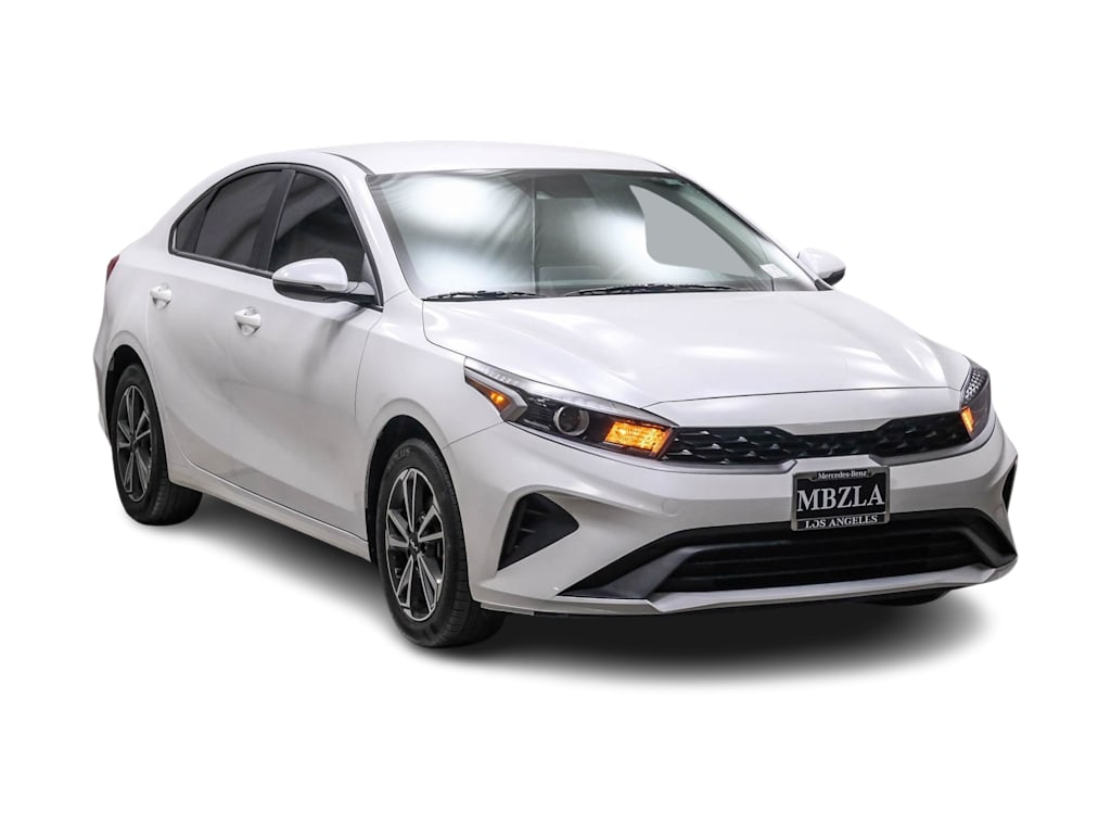 Thumbnail: 2023 Kia Forte - 18