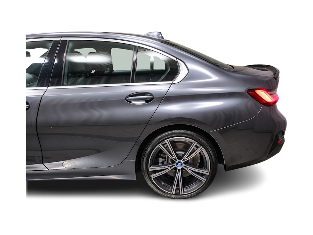 Thumbnail: 2022 BMW 3 Series - 3