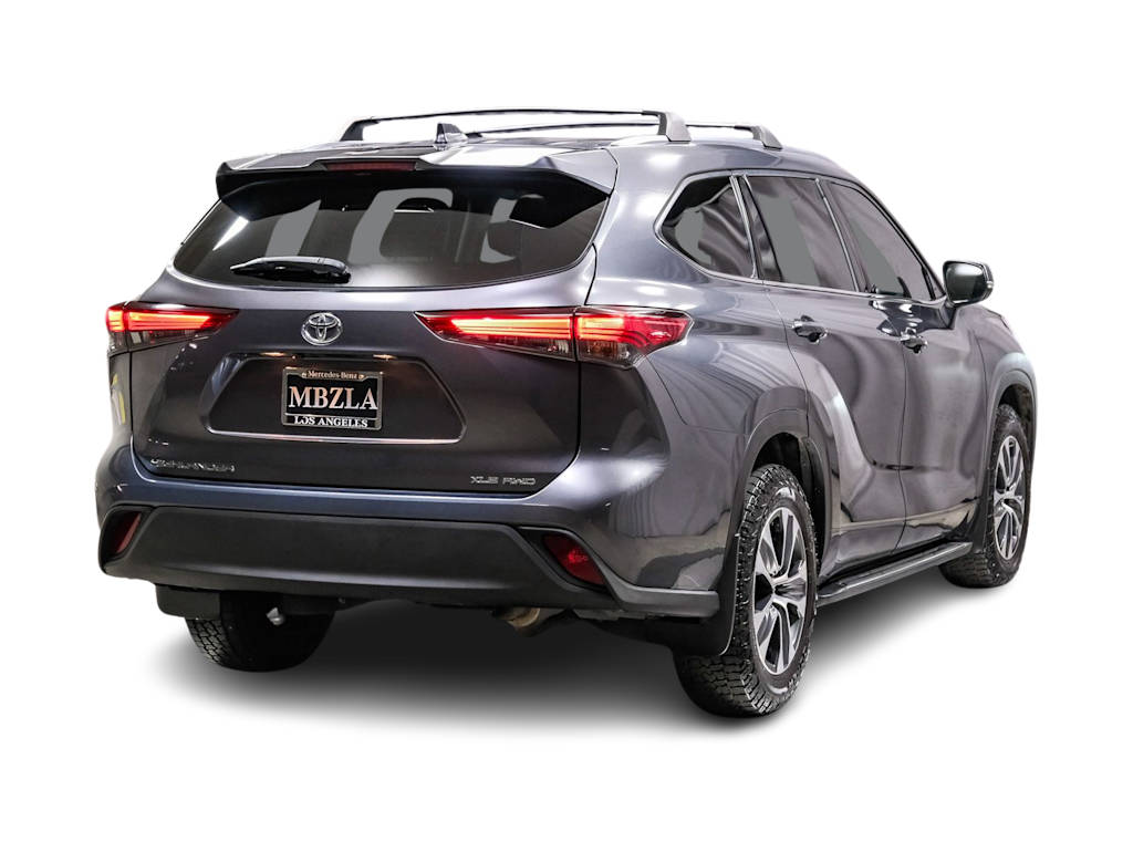 Thumbnail: 2020 Toyota Highlander - 18