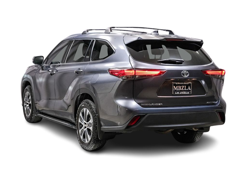 Thumbnail: 2020 Toyota Highlander - 4