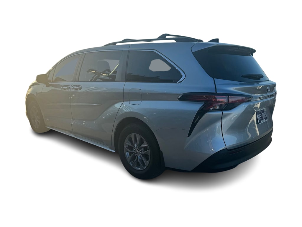 Thumbnail: 2021 Toyota Sienna - 2