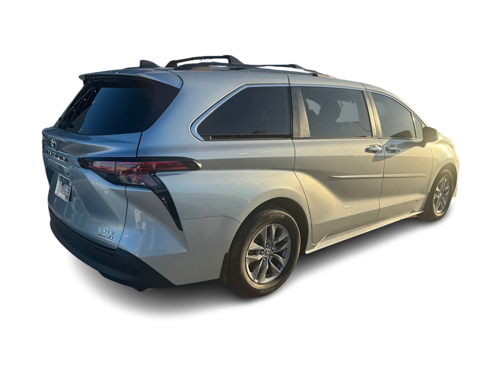 Thumbnail: 2021 Toyota Sienna - 7