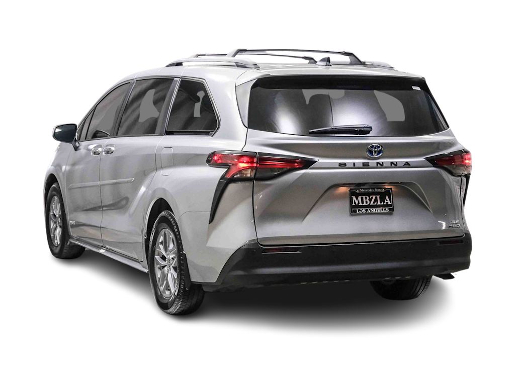 Thumbnail: 2021 Toyota Sienna - 4