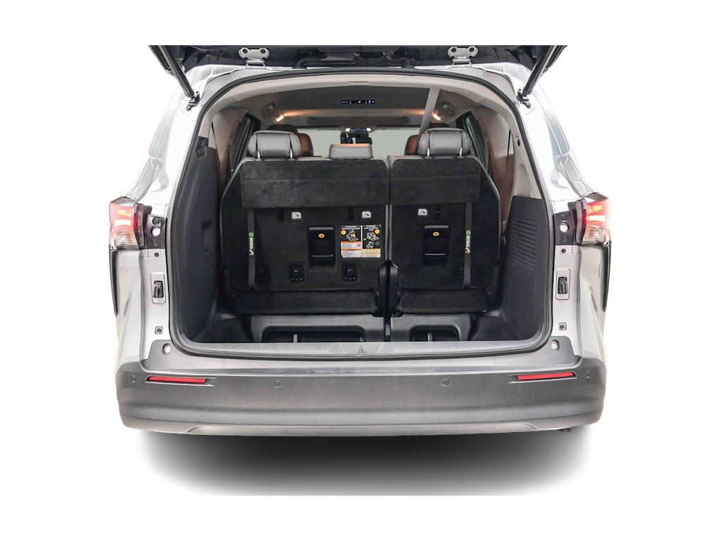 Thumbnail: 2021 Toyota Sienna - 17
