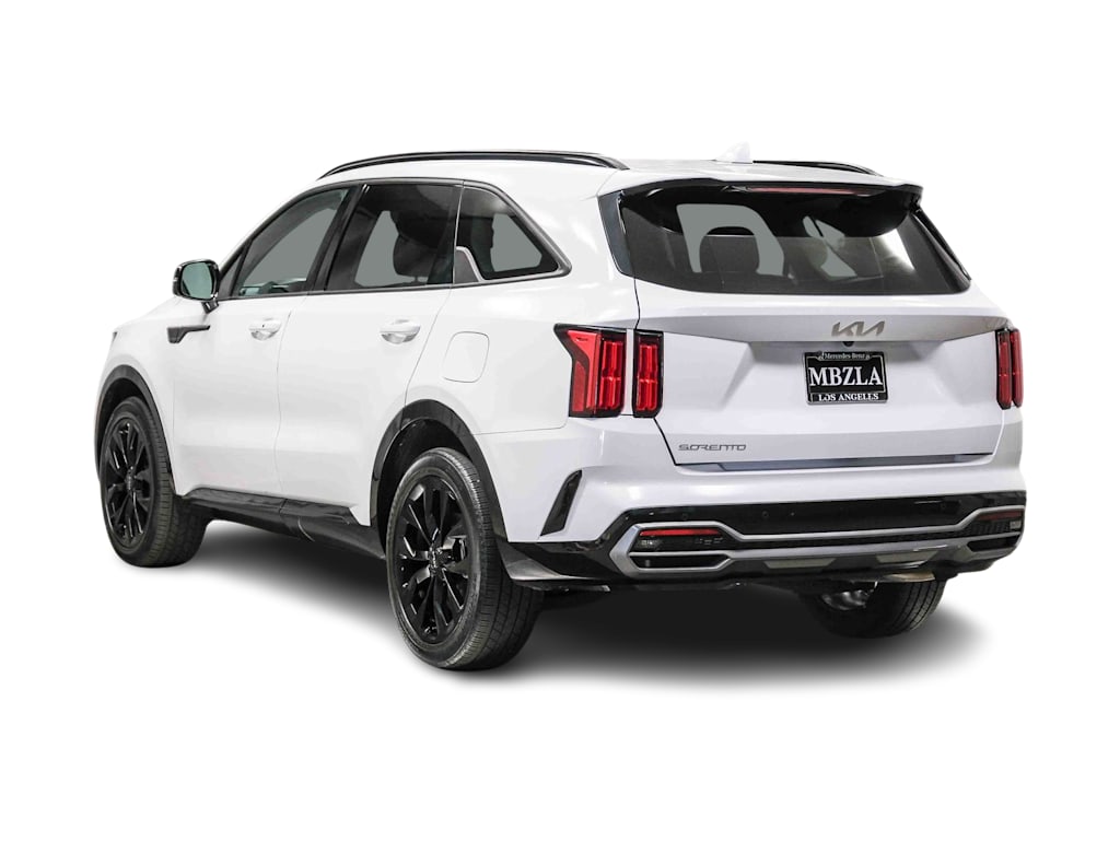 Thumbnail: 2023 Kia Sorento - 4