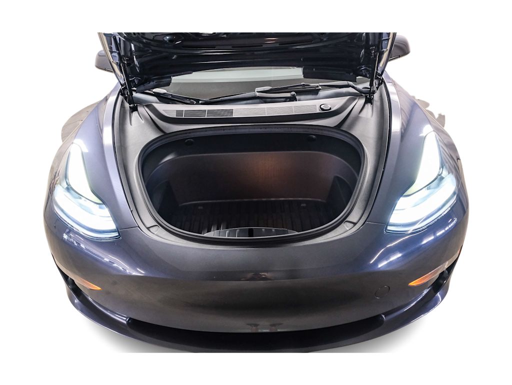 Thumbnail: 2023 Tesla Model 3 - 31