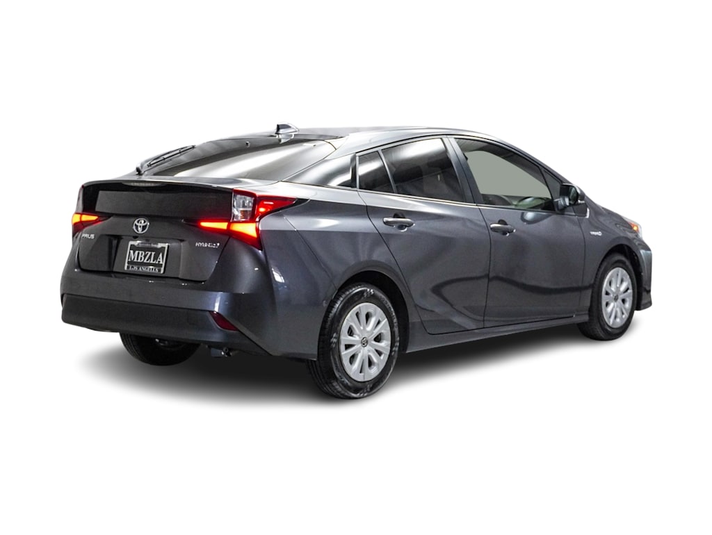 2021 Toyota Prius LE 16